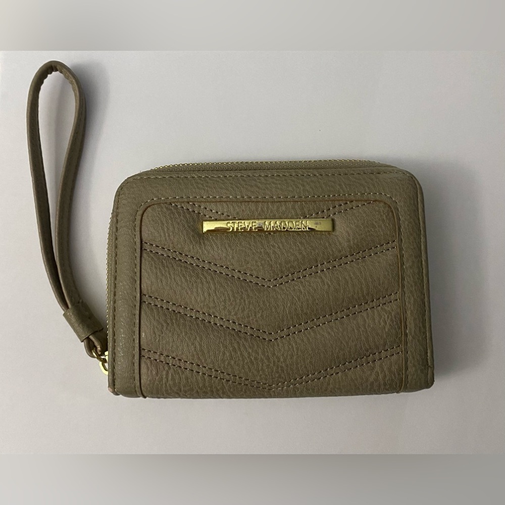 Steve Madden Quilted Wallet